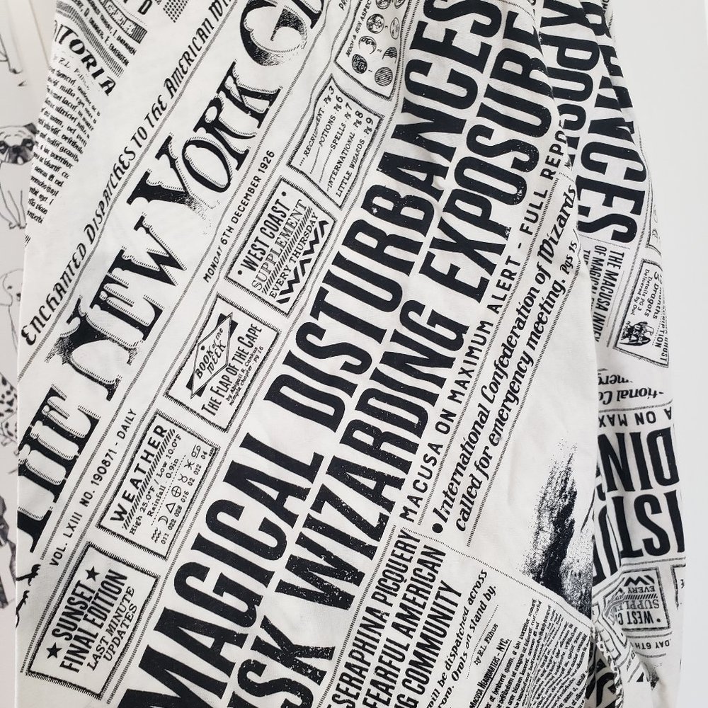 Fantastic Beasts newspaper scarf
